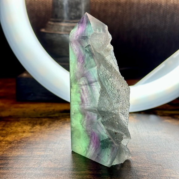 Druzy raw side rainbow fluorite tower - Picture 4 of 4